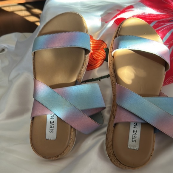 Shoes - Picture 4 of 4